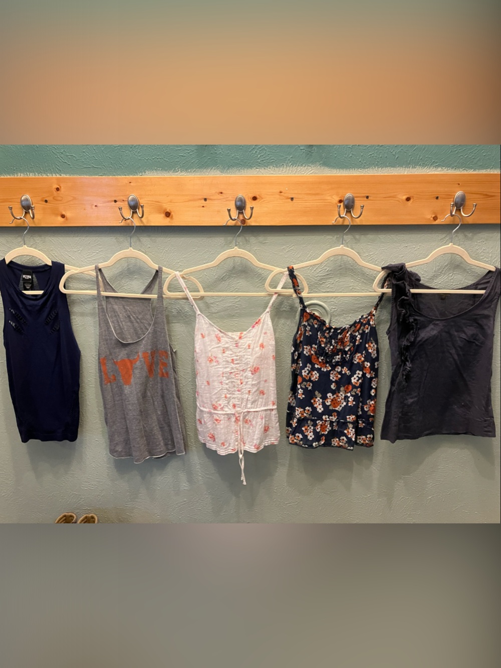 Bulk Tank Sale! 14 tanks! Abercrombie &Fitch, JCrew, Banana Republic